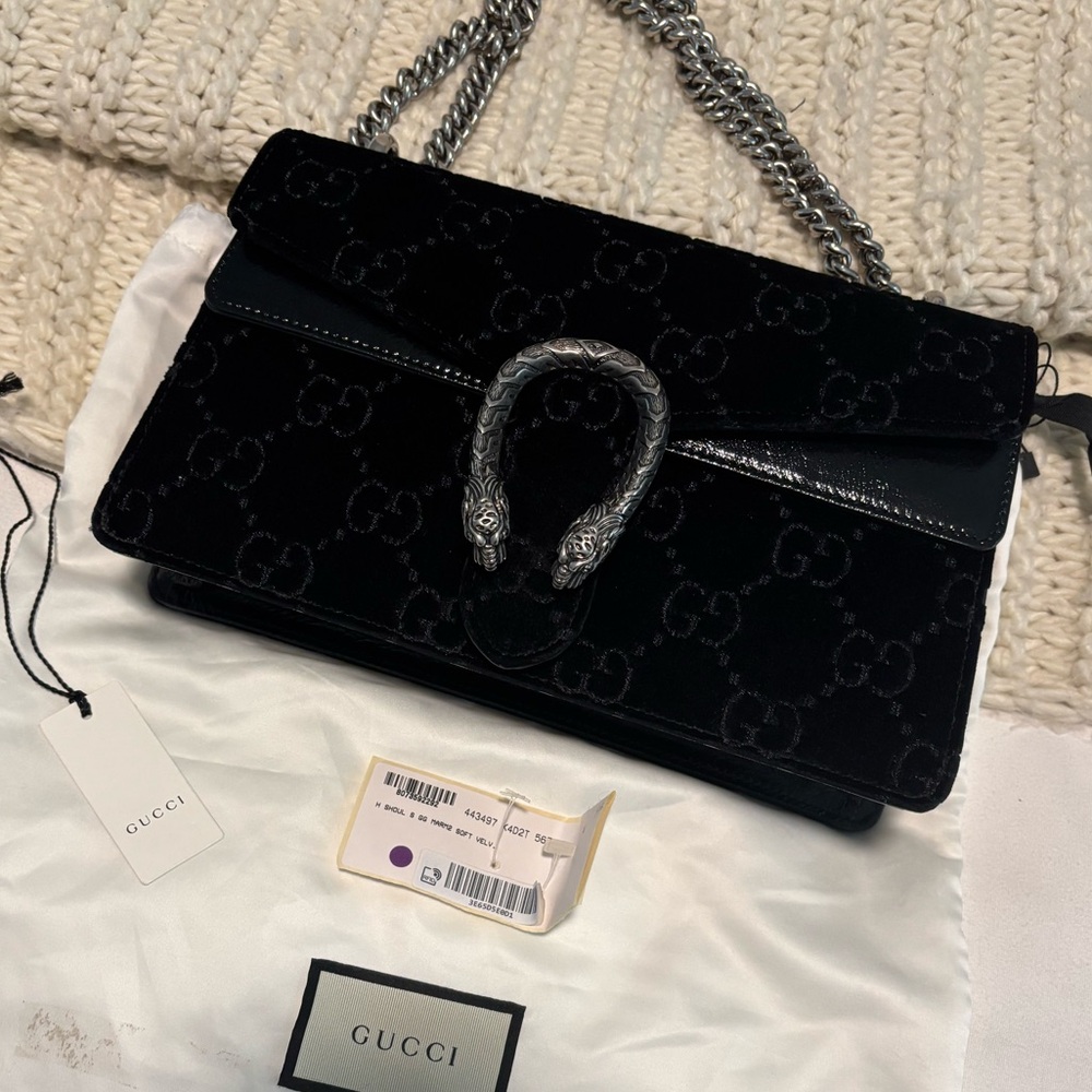 Gucci MM velvet handbag